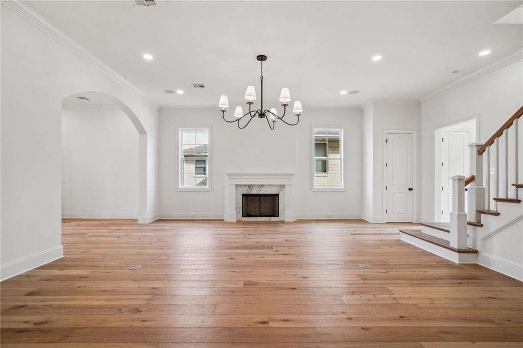 6838 ARGONNE Boulevard