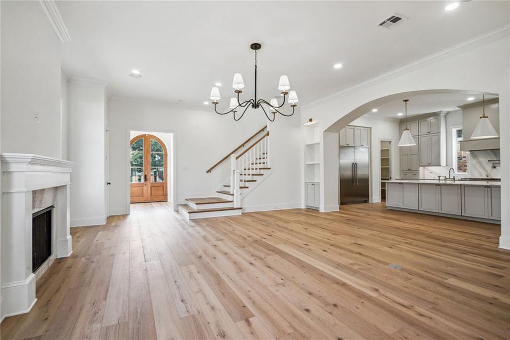 6838 ARGONNE Boulevard