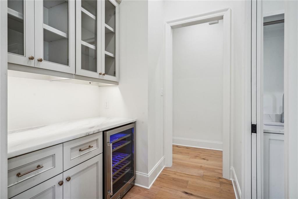 6838 ARGONNE Boulevard