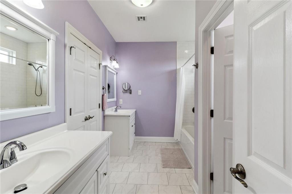 6615 LOUIS XIV Street