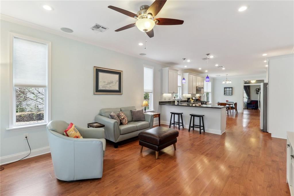 6615 LOUIS XIV Street