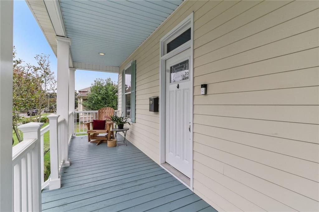 6615 LOUIS XIV Street