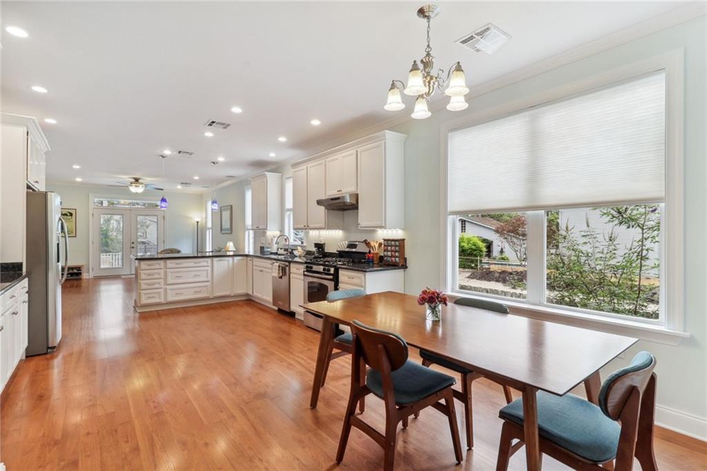 6615 LOUIS XIV Street