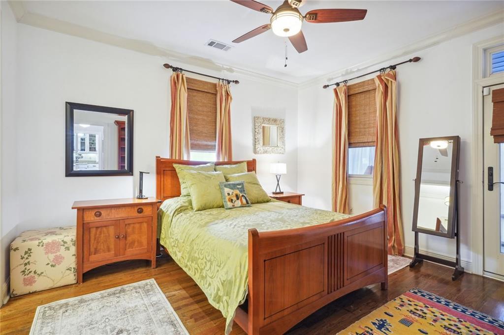 6076 LOUISVILLE Street