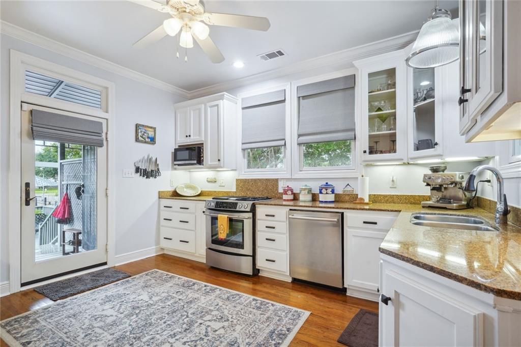 6076 LOUISVILLE Street