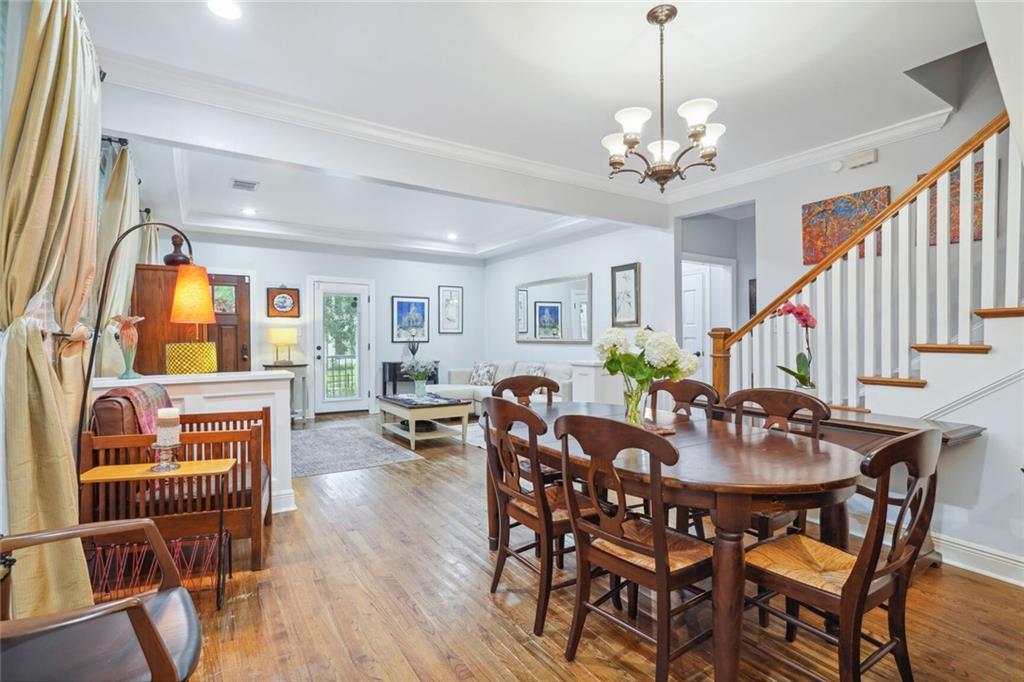 6076 LOUISVILLE Street