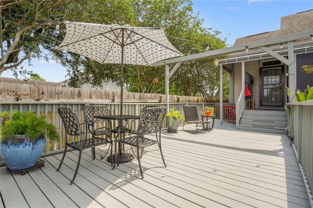 6076 LOUISVILLE Street