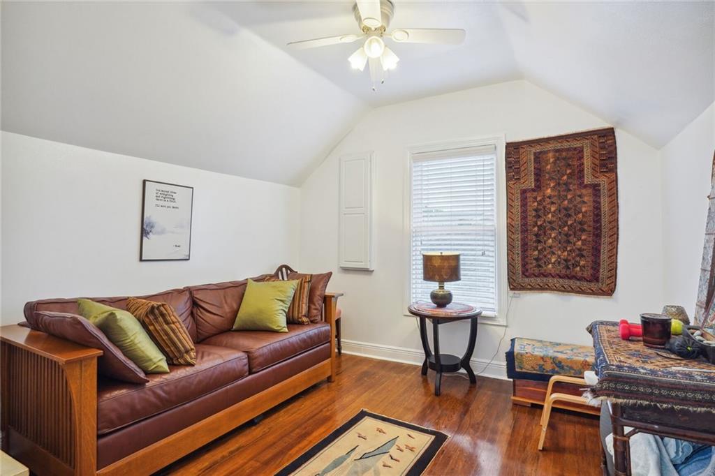 6076 LOUISVILLE Street