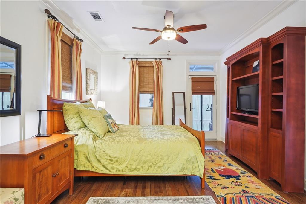 6076 LOUISVILLE Street