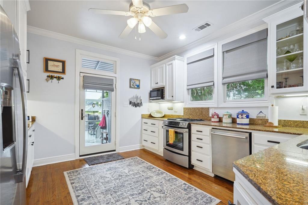 6076 LOUISVILLE Street