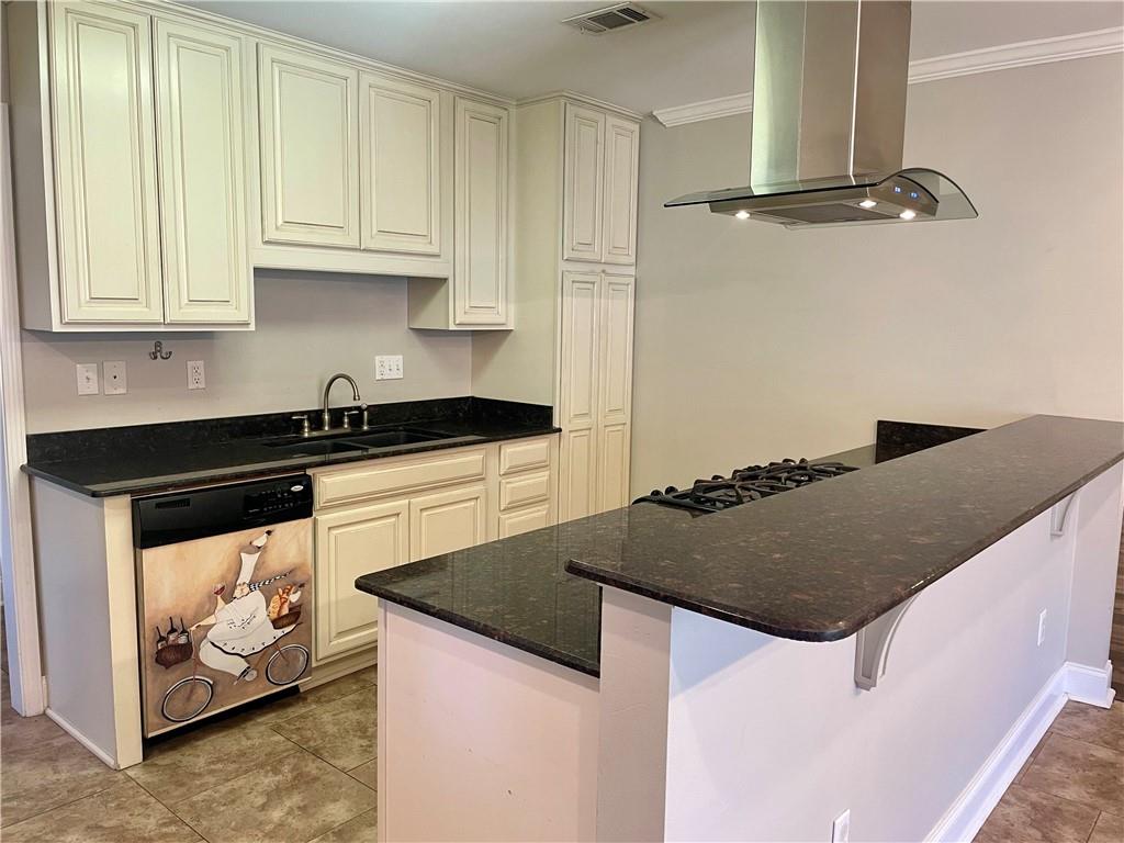 3816 COURTLAND Drive