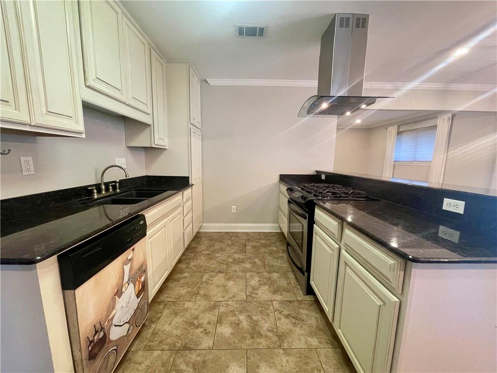 3816 COURTLAND Drive