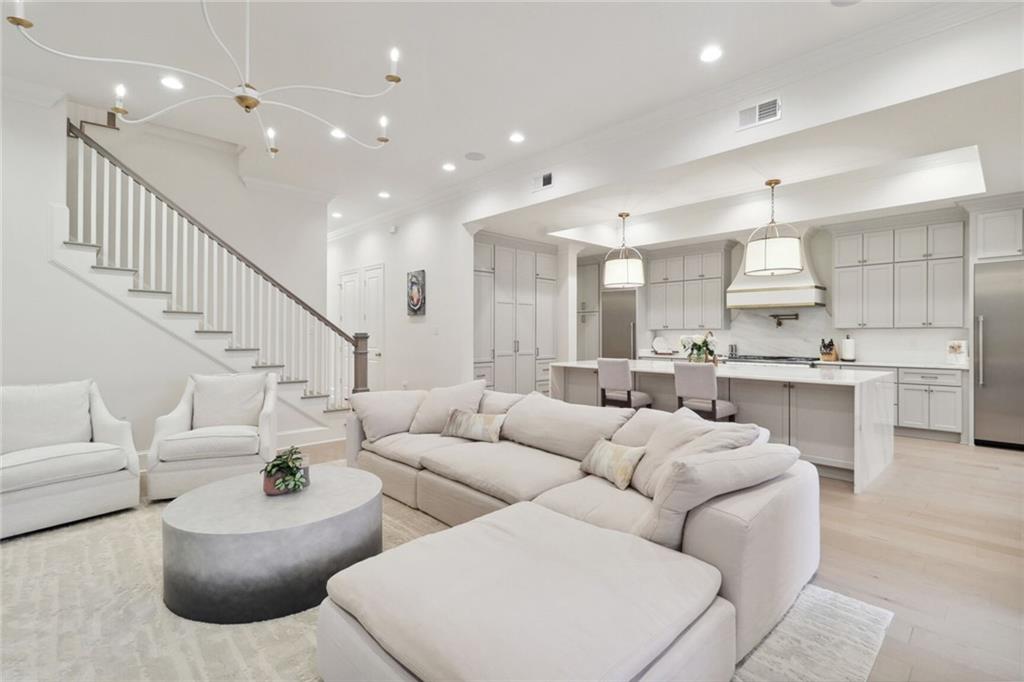 6674 CANAL Boulevard