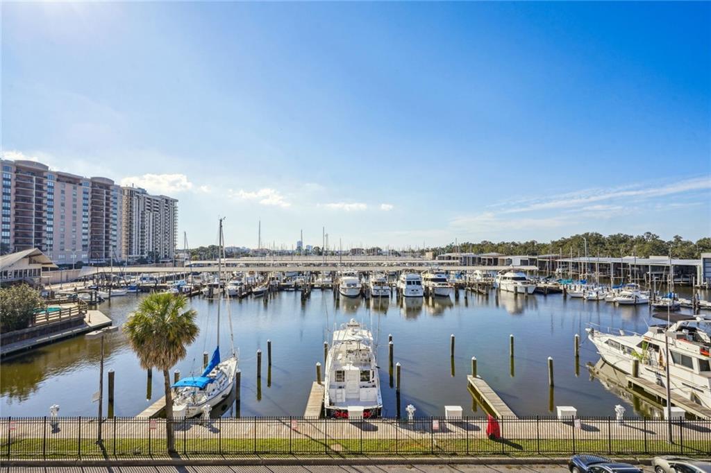 8612 PONTCHARTRAIN Boulevard 2D