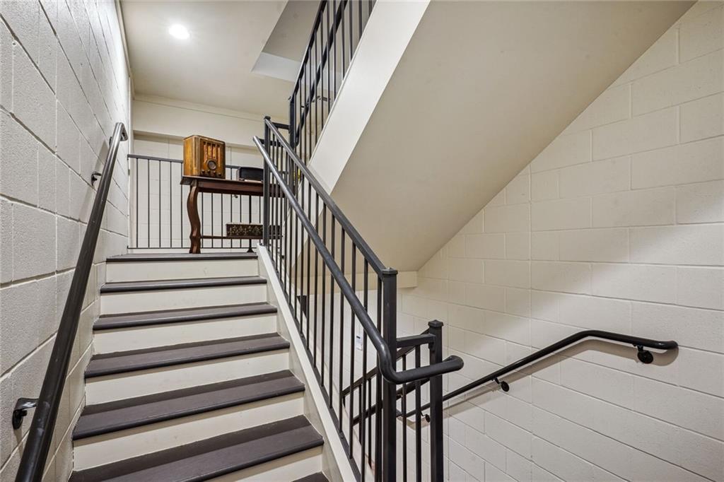 8612 PONTCHARTRAIN Boulevard 2D