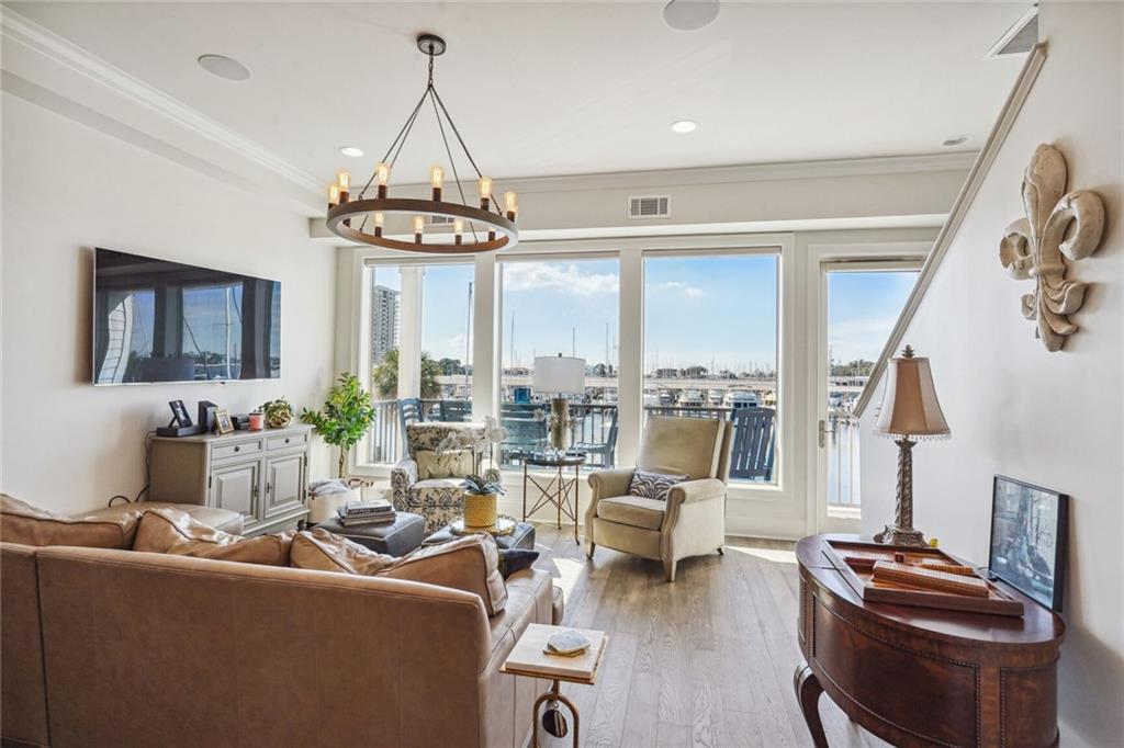 8612 PONTCHARTRAIN Boulevard 2D