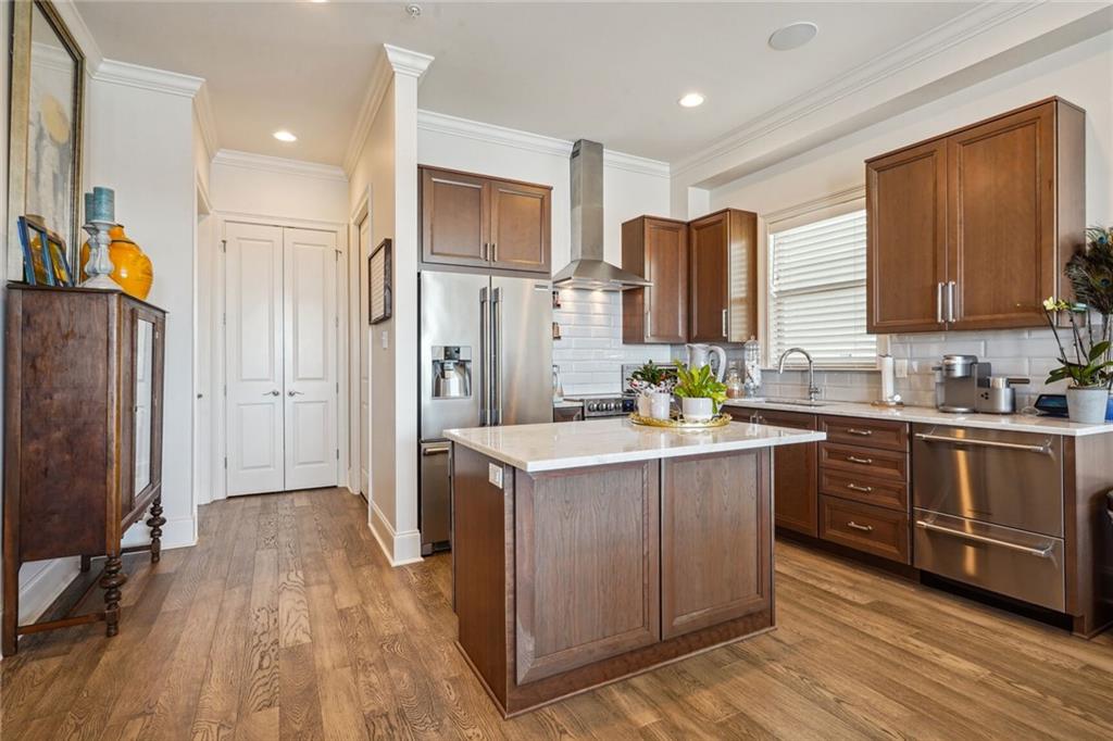 8612 PONTCHARTRAIN Boulevard 2D