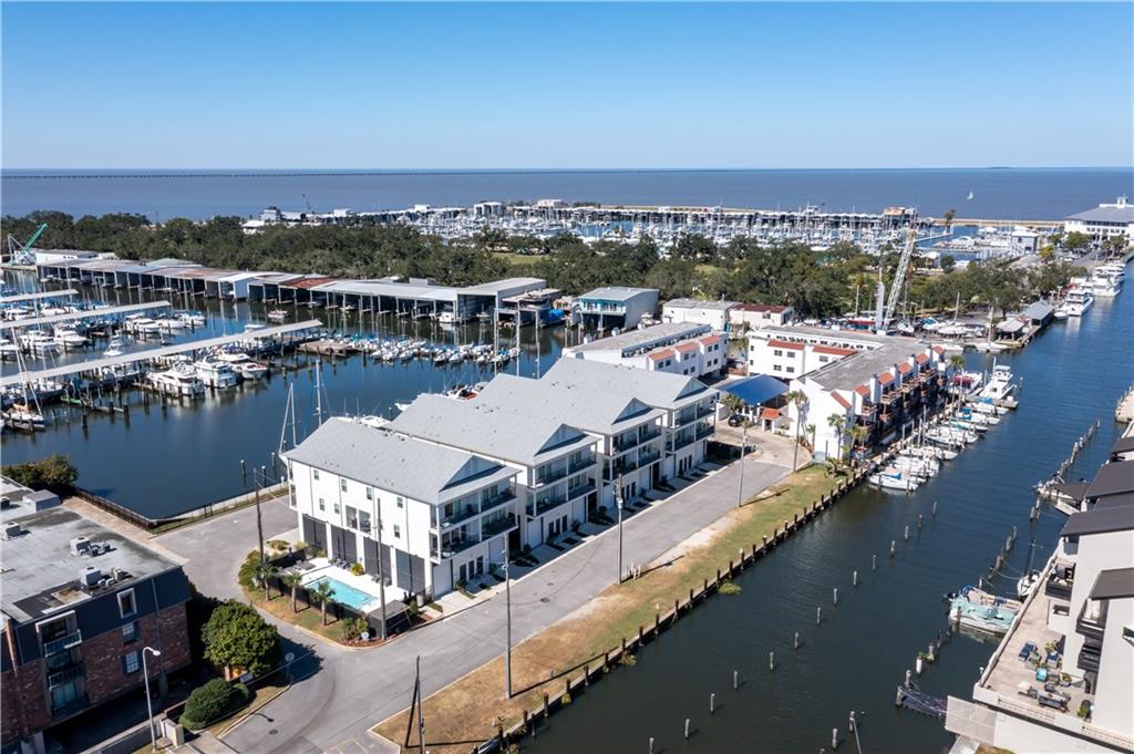 8612 PONTCHARTRAIN Boulevard 2D