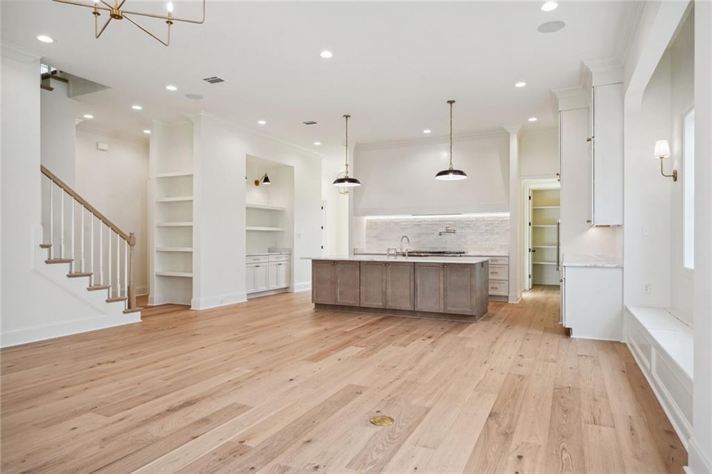 6759 GENERAL HAIG Street