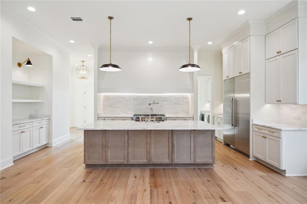 6759 GENERAL HAIG Street