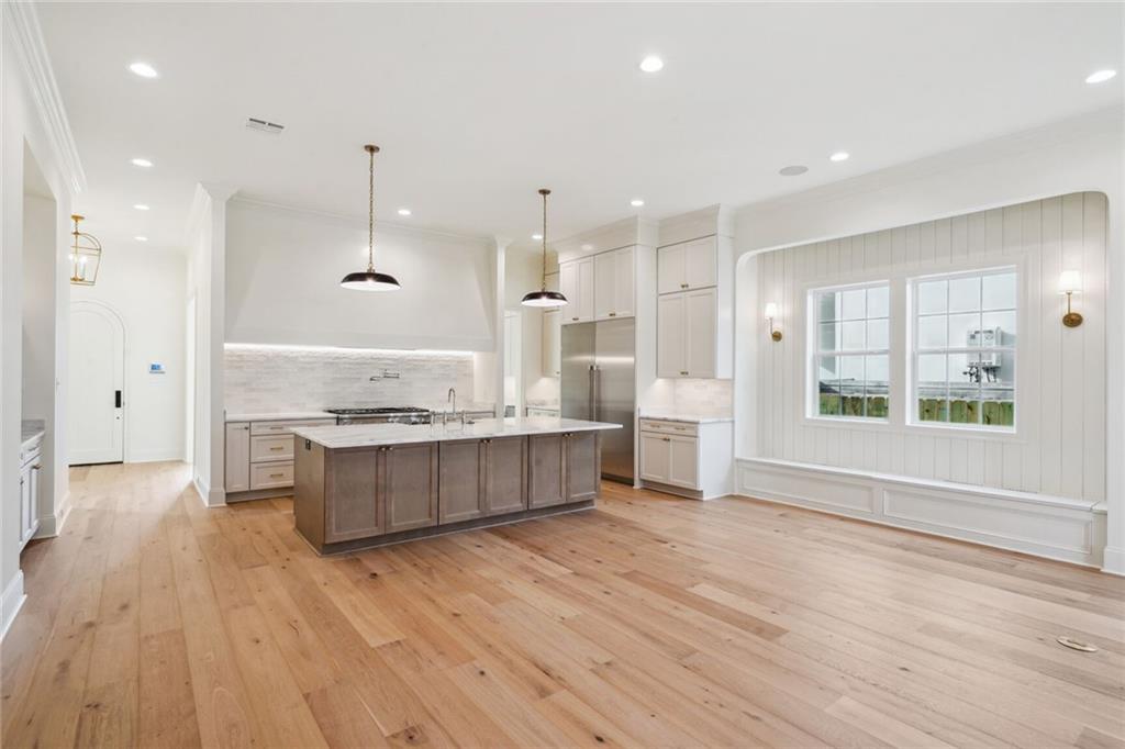 6759 GENERAL HAIG Street