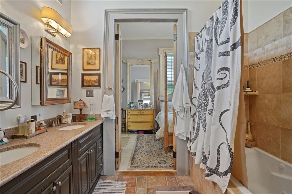 3705 IBERVILLE Street