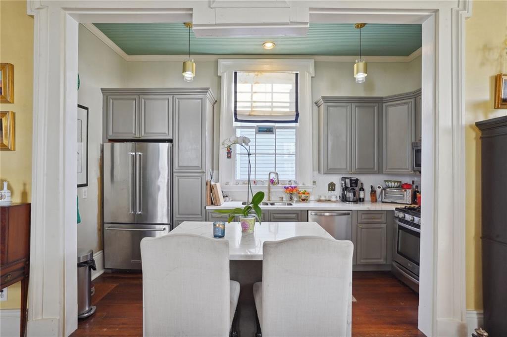 3705 IBERVILLE Street