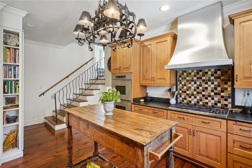 6118 LOUISVILLE Street