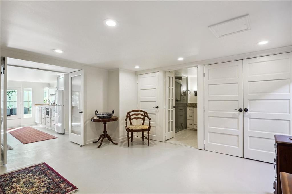 6118 LOUISVILLE Street