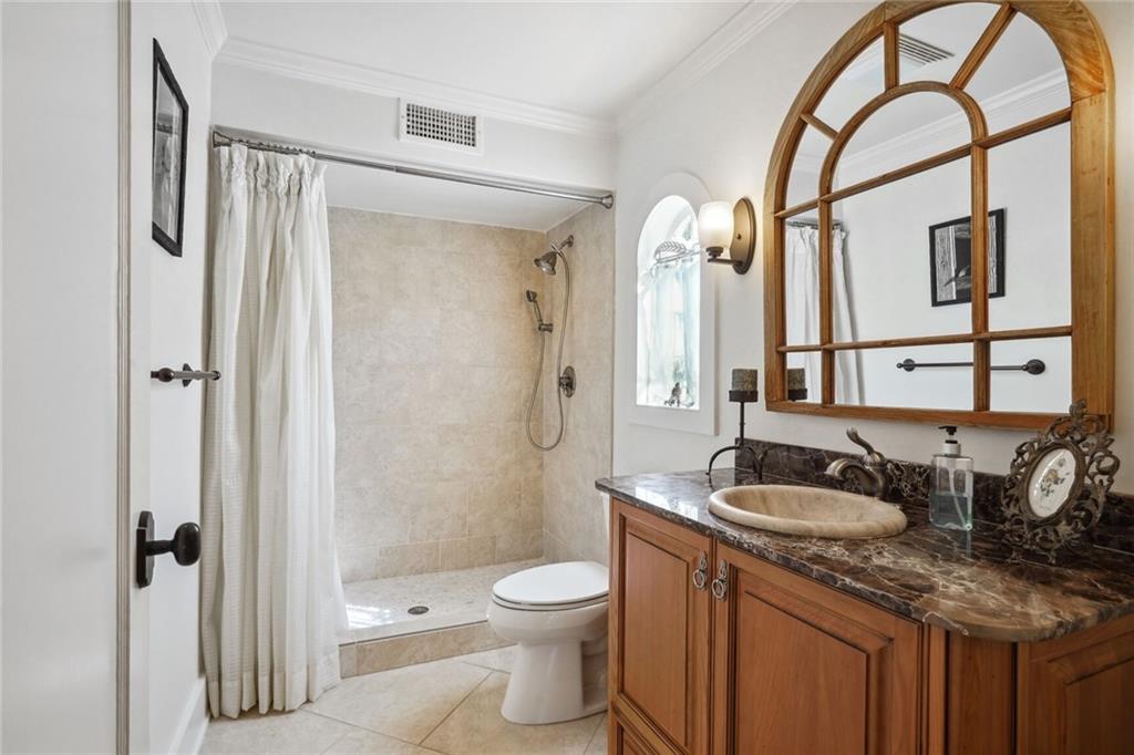 6118 LOUISVILLE Street