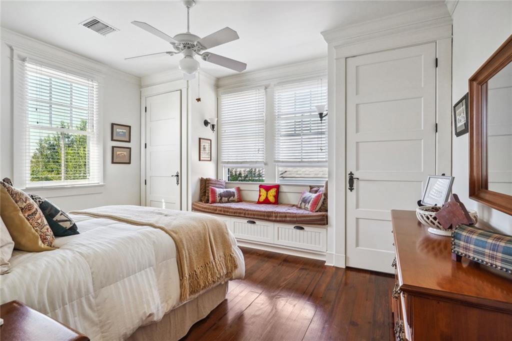 6118 LOUISVILLE Street