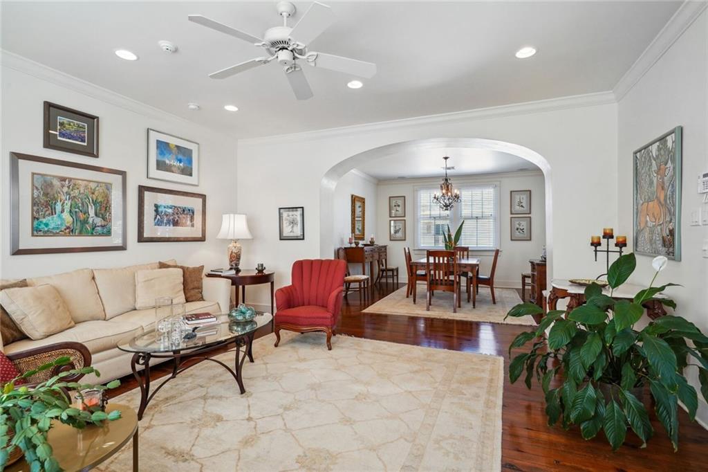 6118 LOUISVILLE Street