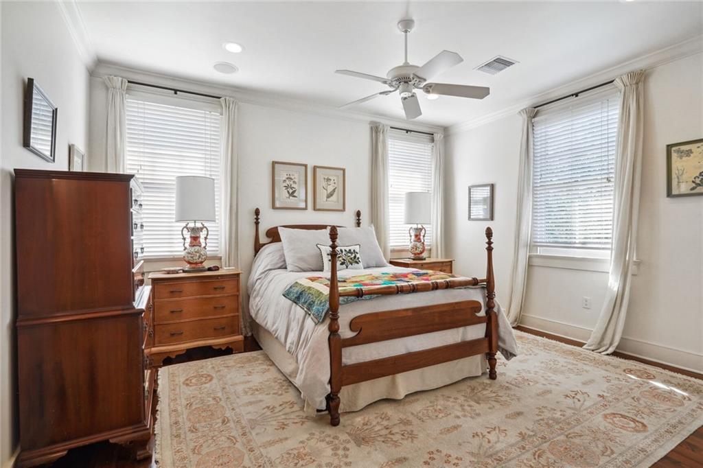 6118 LOUISVILLE Street