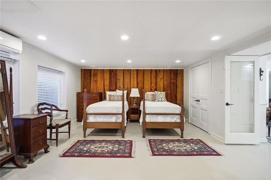 6118 LOUISVILLE Street