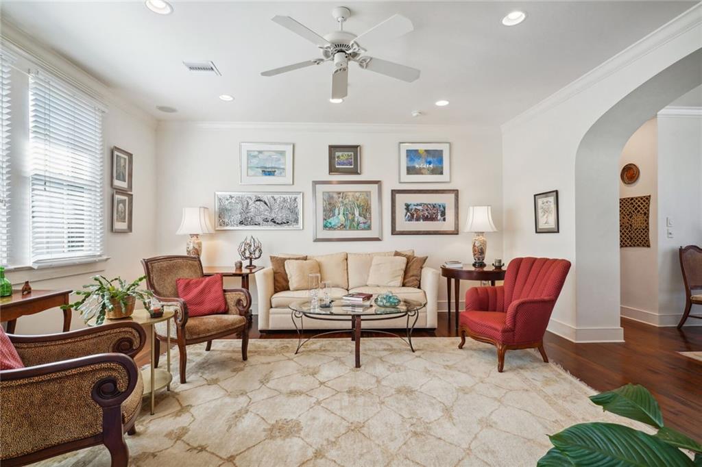 6118 LOUISVILLE Street