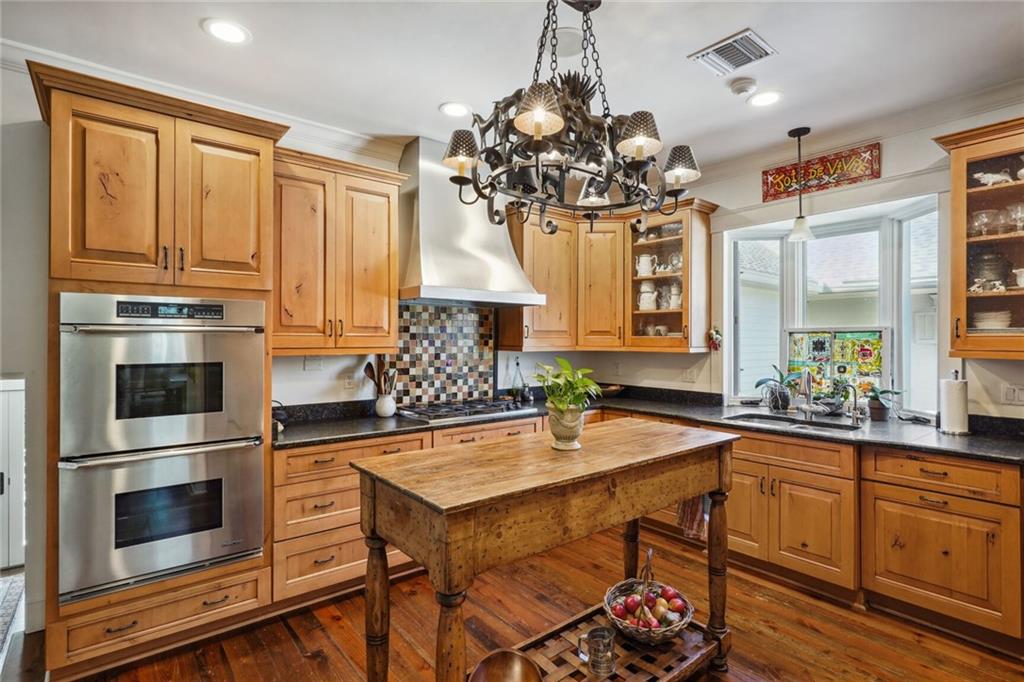 6118 LOUISVILLE Street