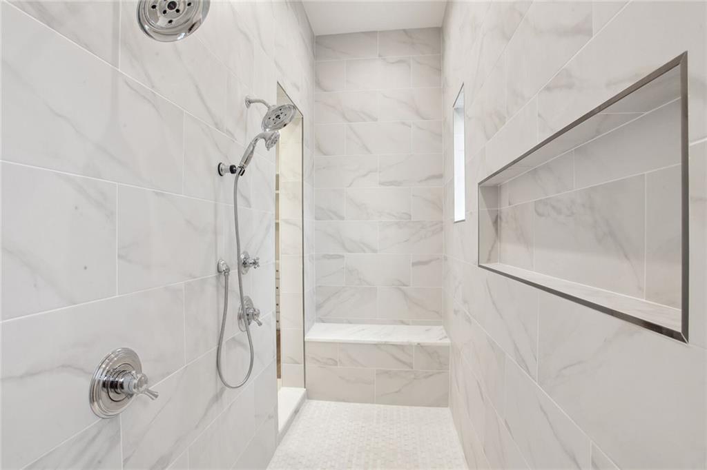 6518 ARGONNE Boulevard