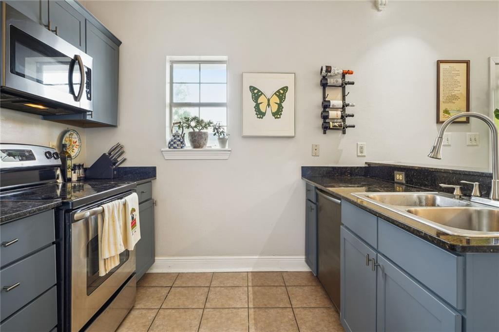 3201 CARONDELET Street 202