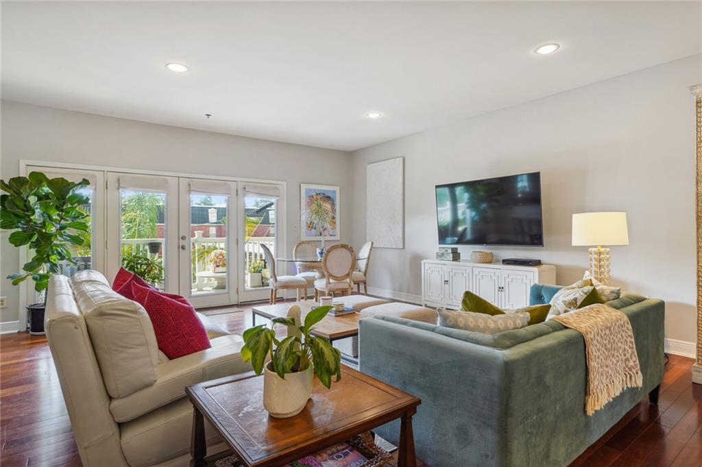 3201 CARONDELET Street 202