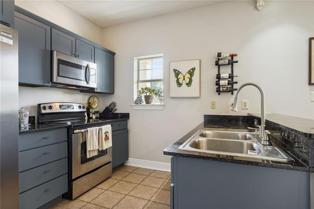 3201 CARONDELET Street 202