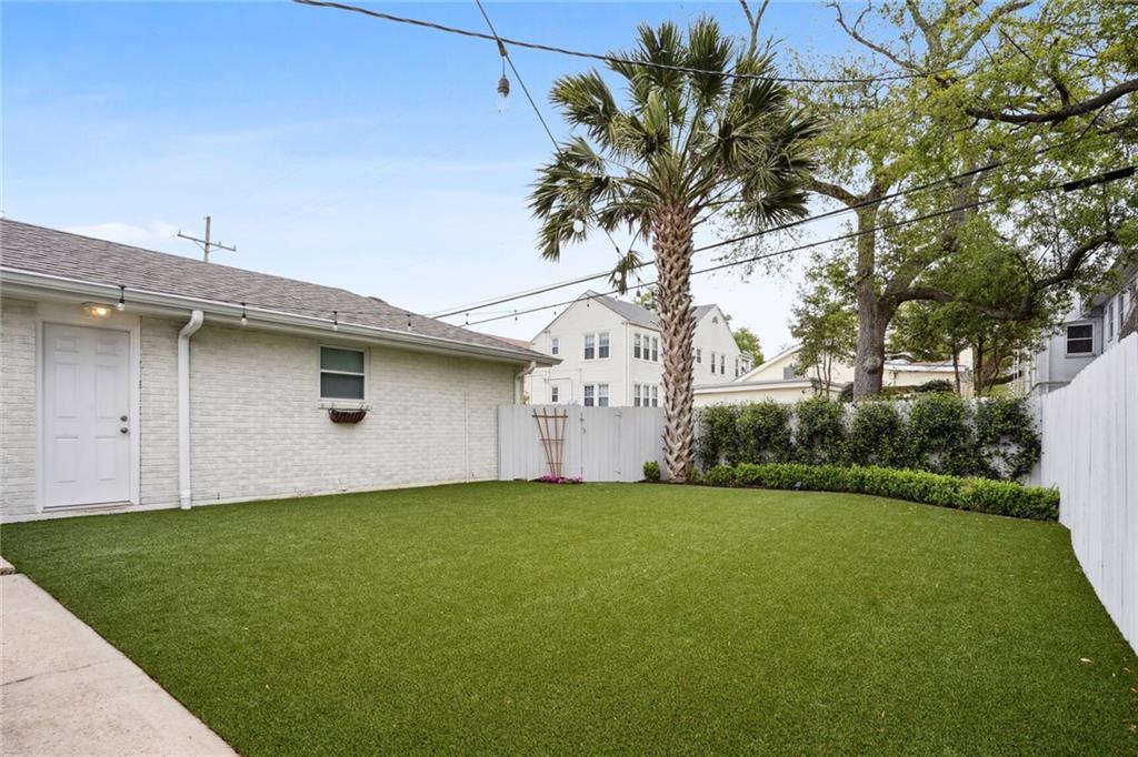 6115 LOUIS XIV Street