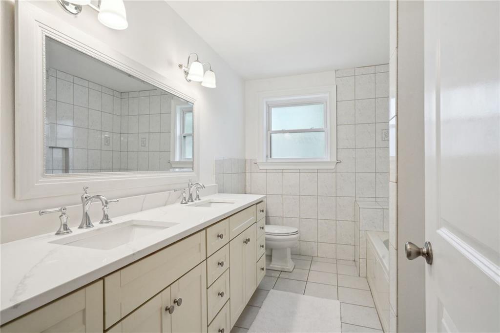 6115 LOUIS XIV Street