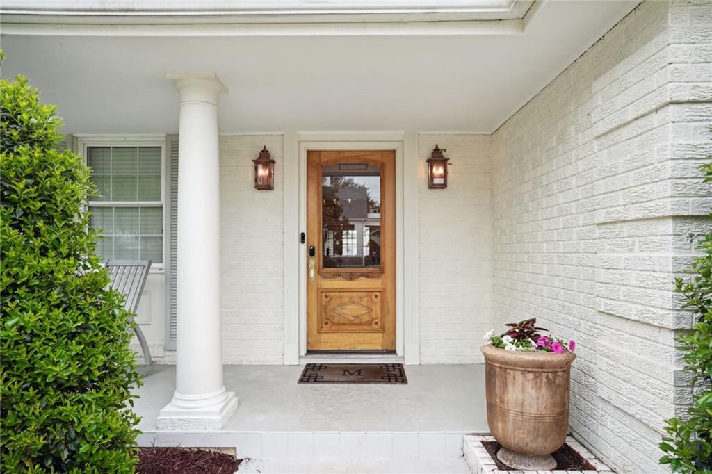 6115 LOUIS XIV Street