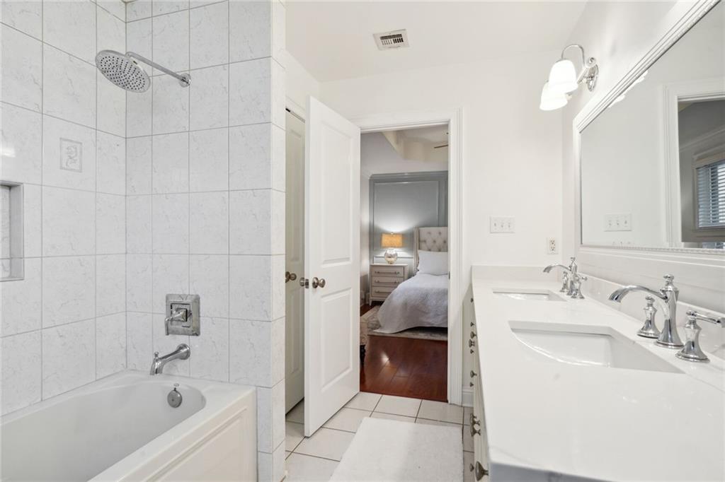 6115 LOUIS XIV Street