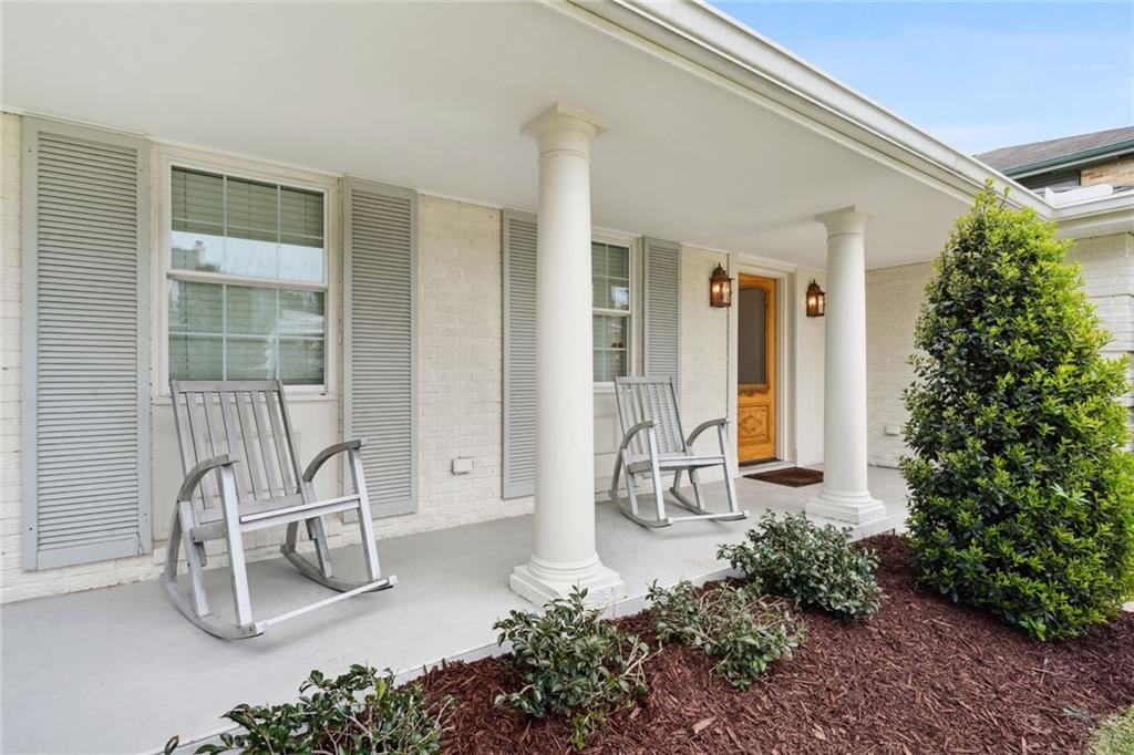 6115 LOUIS XIV Street