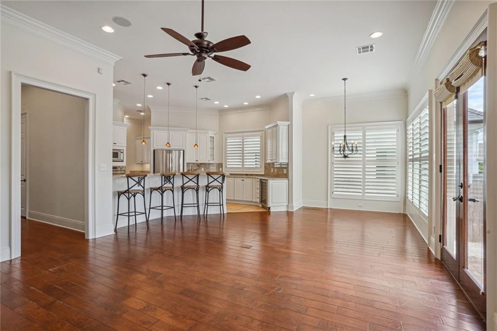 6149 LOUISVILLE Street