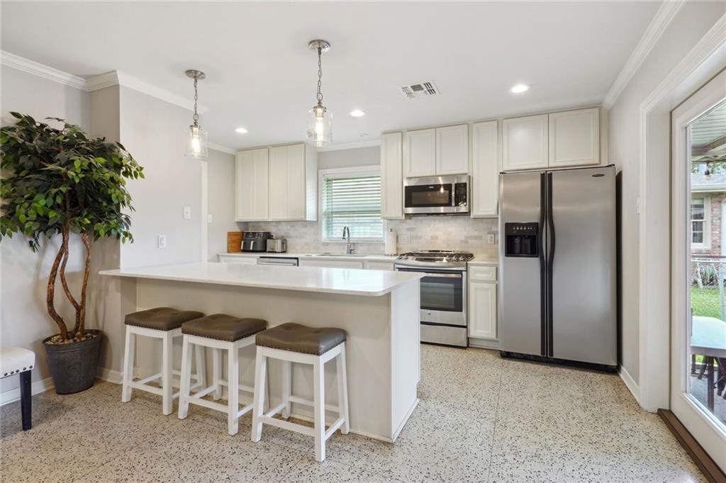 3100 METAIRIE HEIGHTS Avenue