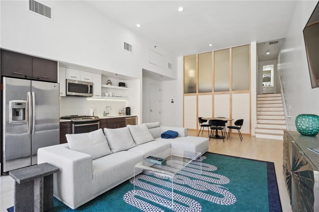 516 NATCHEZ Street 201