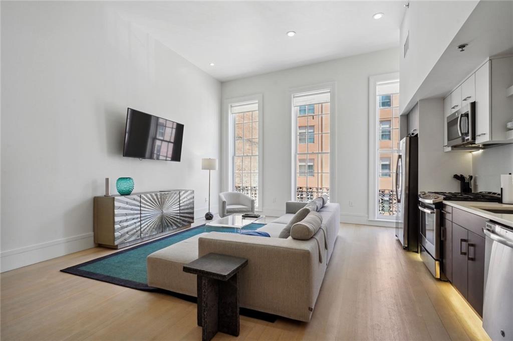 516 NATCHEZ Street 201