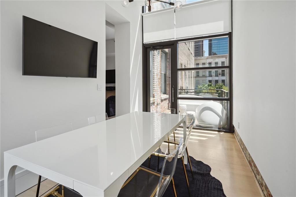 516 NATCHEZ Street 200